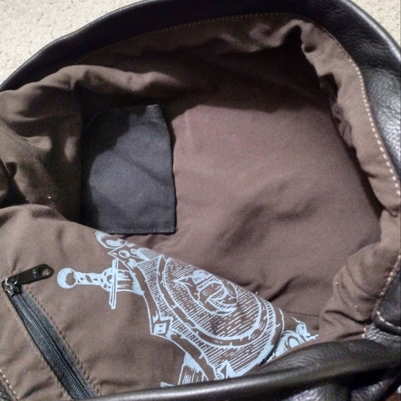 Tylie Malibu Soft Leather Shoulder Bag - Picture 5 of 6